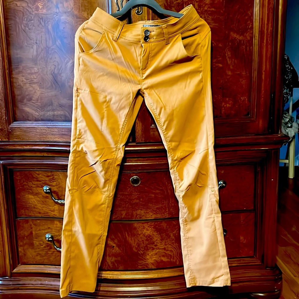 Prana from REI Size 2 convertible pants to shorts